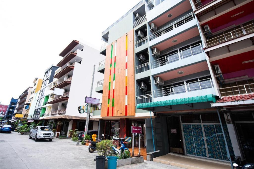 Oyo 292 The Oddy Hip Hotel Patong Eksteriør billede