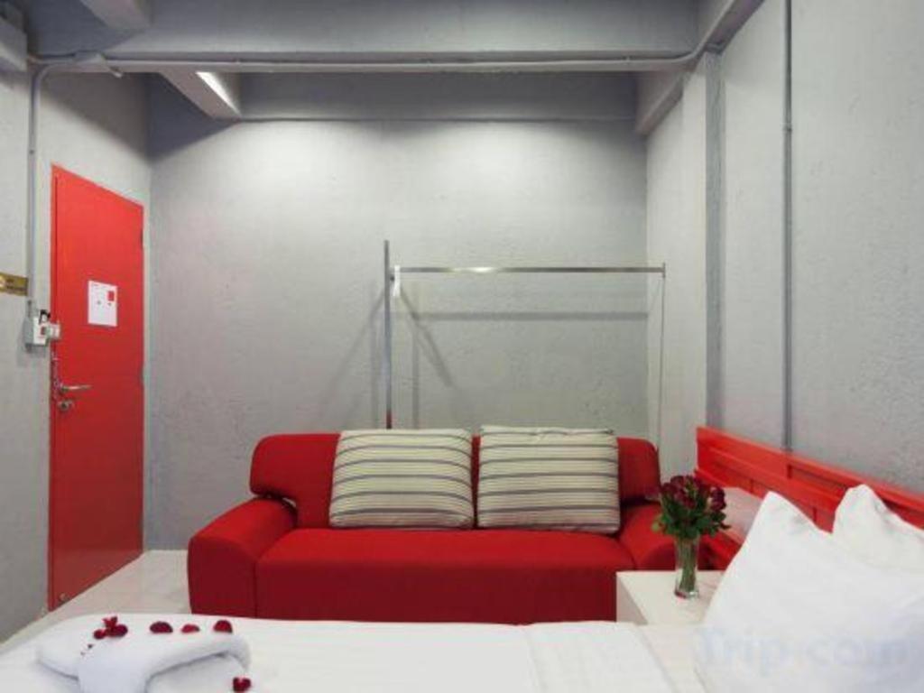 Oyo 292 The Oddy Hip Hotel Patong Eksteriør billede