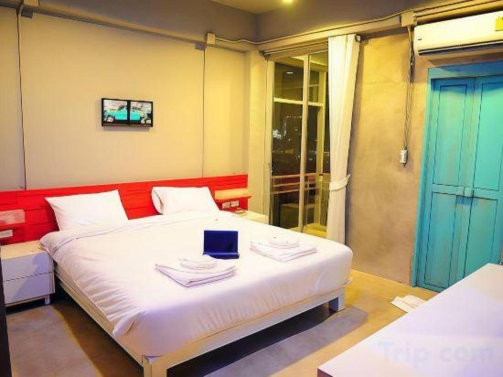 Oyo 292 The Oddy Hip Hotel Patong Eksteriør billede