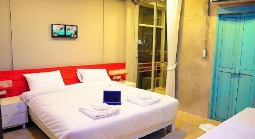 Oyo 292 The Oddy Hip Hotel Patong Eksteriør billede