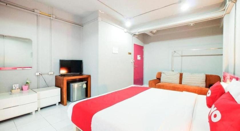 Oyo 292 The Oddy Hip Hotel Patong Eksteriør billede