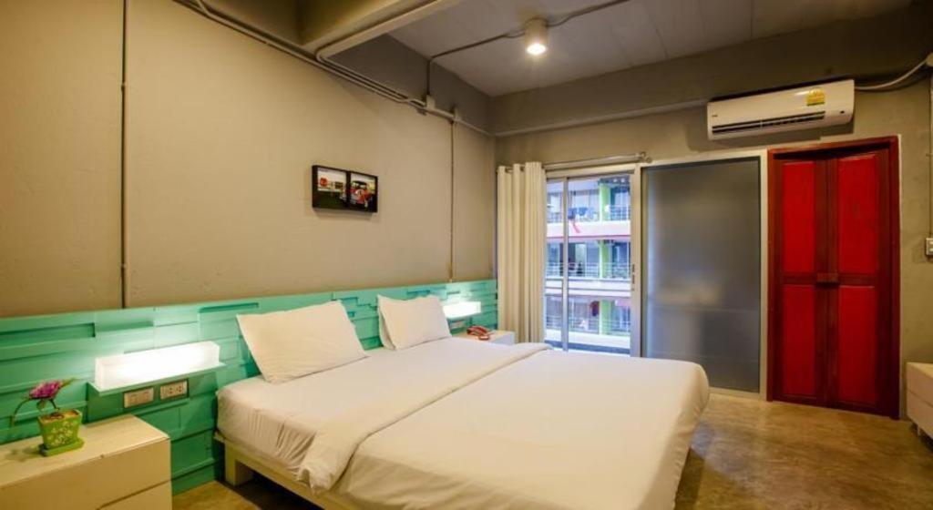 Oyo 292 The Oddy Hip Hotel Patong Eksteriør billede